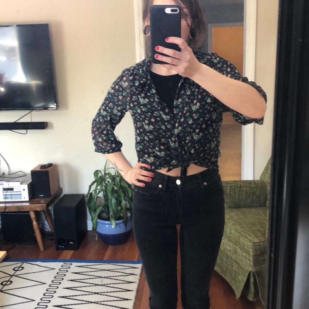 Floral button down - Picture 3 of 7
